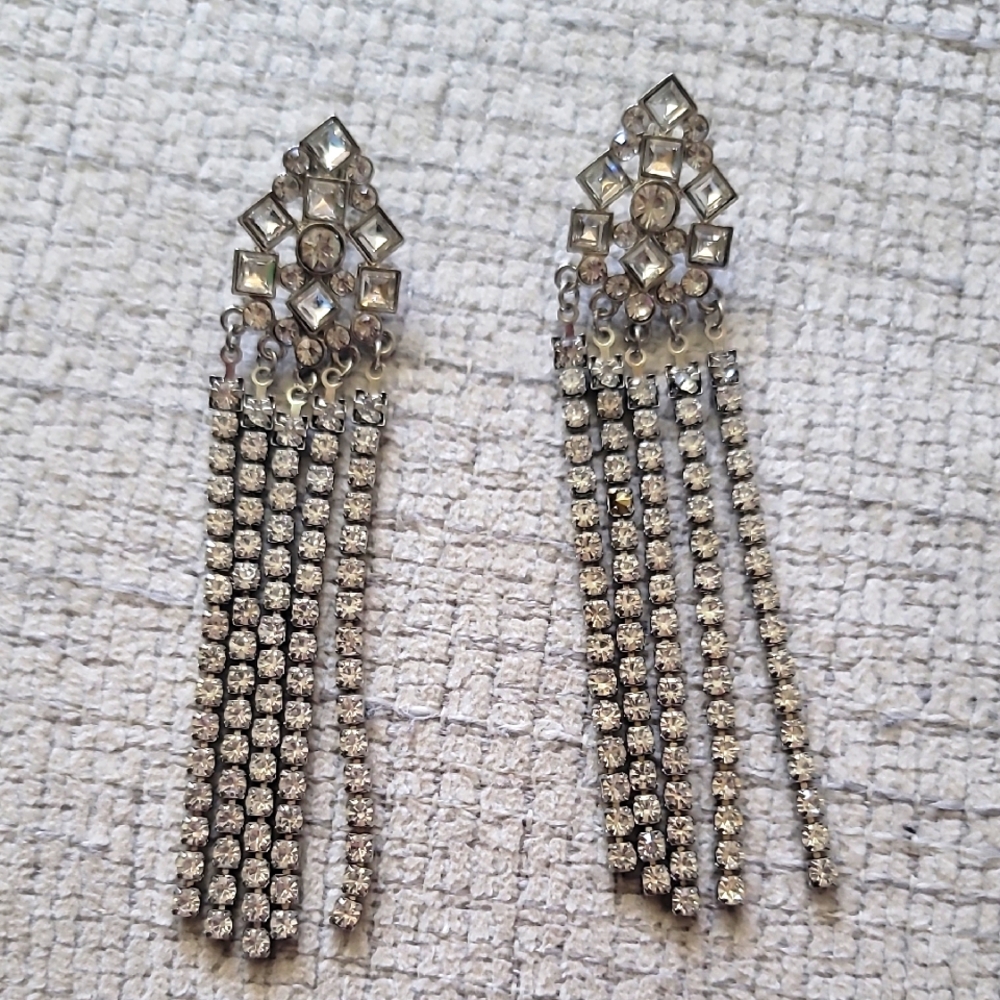 NWT Elegant Evening Wear Rhinestone Dangle Earrings 💎